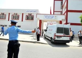 الأمن يوقف 3 أشخاص يتاجرون في سماعات تستعمل للغش في الباكالوريا