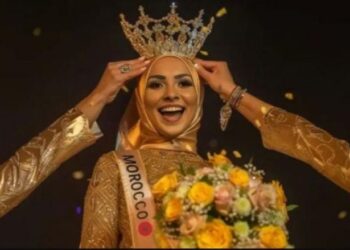 المؤثرة “كنزة ليلي”  تفوز بلقب مسابقة ملكة جمال الذكاء الإصطناعي