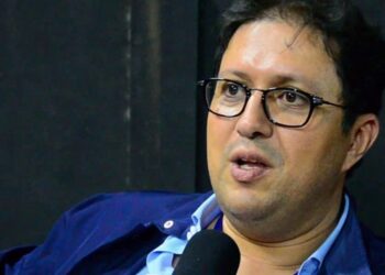 زلزال في القلعة الحمراء – إستقالة البرناكي وتولي أيت منا المهمة ..