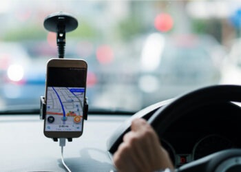 وزير الداخلية  يحذر من عقوبات صارمة على شركات التطبيقات الذكية في مجال النقل بدون تراخيص
