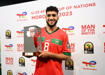 السكتيوي يكشف سبب إبعاد الصيباري عن المنتخب وموقف ناديه أيندهوفن..