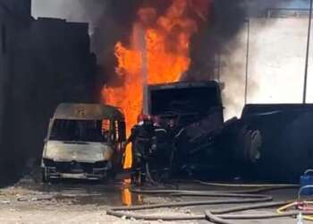 حريق مهول يأتي على معمل في طنجة