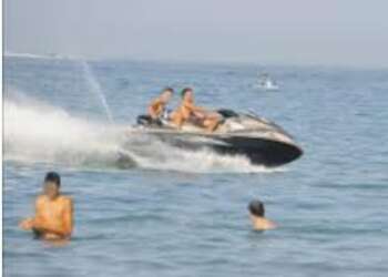 الجيت سكي يهدد سلامة المصطافين بشاطئ اسطيحة إقليم شفشاون