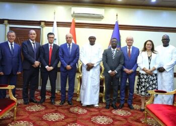 الرئيس الغامبي يشيد بالدعم الراسخ لجلالة الملك
