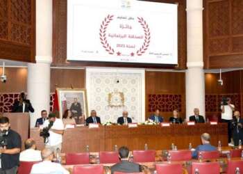 حسن اعراب يكرم في البرلمان بجائزة الصحافة التقديرية