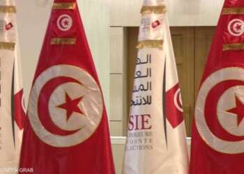 الرئيس التونسي يقدم ملف ترشحه للانتخابات وسط “تضييقات” على المرشحين المنافسين