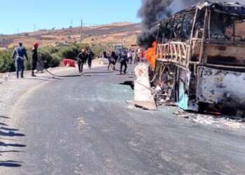 حافلة نقل المسافرين تتعرض لحادث احتراق ضواحي تطوان