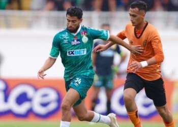 نهضة بركان يهزم الرجاء الرياضي في افتتاح الدوري الاحترافي بهدف فاليري