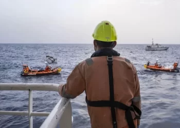 إلباييس: تراجع الهجرة غير النظامية من المغرب إلى إسبانيا بنسبة 30% وزيادة التدفقات من الجزائر وموريتانيا
