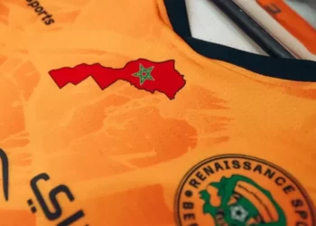 الجزائر تتلقى ضربة جديدة في معركتها ضد المغرب: CAF يصادق على قميص نهضة بركان