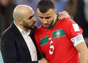 رومان سايس يفكر في العودة إلى البطولة الاحترافية لإنقاذ مسيرته