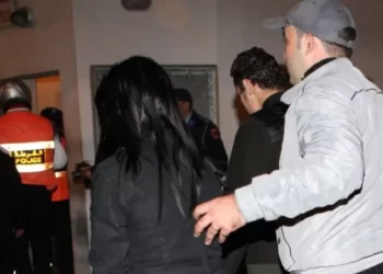 تبادل رسائل وفيديوهات تقود زوجة إلى الحبس بتهمة الخيانة الزوجية