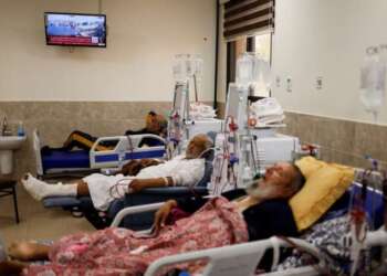 عاجل…. مستشفيات في غزة تعلن مقتل 14 شخصا على الأقل في قصف اسرائيلي على مدرسة فيها نازحون