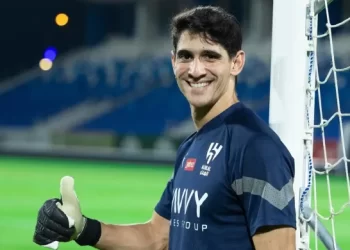 الهلال السعودي في انتظار نتائج فحوصات ياسين بونو بعد الإصابة