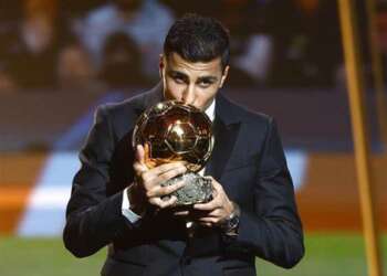 تتويج رودري هرنانديس بجائزة الكرة الذهبية لأفضل لاعب في العالم لعام 2024