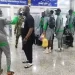 منتخب نيجيريا يرفض مواجهة ليبيا بسبب تعليق طائرتهم في مطار الابرق الليبي