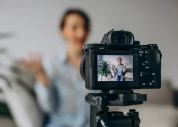 مراقبة وتضريب أرباح المؤثرين على الإنترنت في مشروع قانون المالية 2025