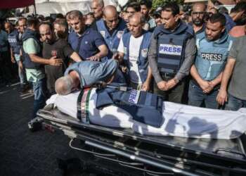 ديمتري دلياني: مجزرة النصيرات واستشهاد خمسة صحفيين جريمة حرب تستهدف إسكات الحقيقة