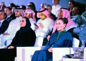 الأميرة للا حسناء والشيخة سارة تترأسان بالدوحة عرضا لفن التبوريدة