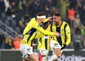 النصيري يقلب الطاولة ويصنع الفارق بثنائية مذهلة في الدوري التركي