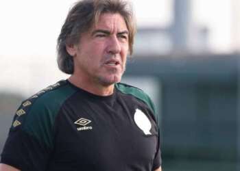 سابينتو يعزو تعادل الرجاء أمام مانييما لظروف السفر والإقامة