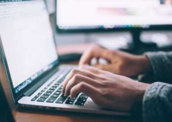 المندوبية السامية للتخطيط تكشف عن فجوة رقمية بين الفئات الاجتماعية والتعليمية