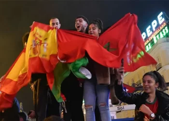 المغاربة يتصدرون الأجانب المقيمين في إسبانيا وحملة الجنسية لعام 2024