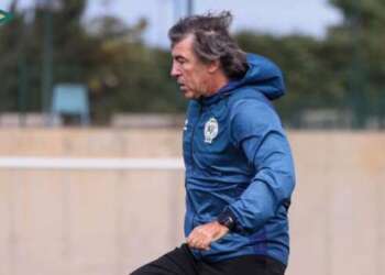 هلا في ورطة قبل مواجهة اتحاد تواركة.. سابينتو يرفض الرحيل والشرط الجزائي يرهق الرجاء