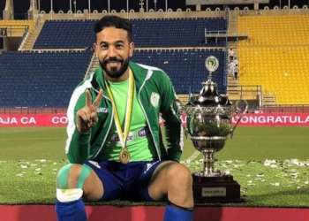 أنس الزنيتي يفسخ عقده مع الرجاء ويترك مكانه للمهدي الحرار