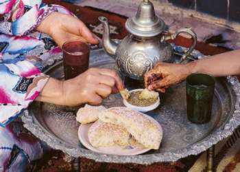 مؤشرات العودة إلى”الخبز وأتَايْ”..