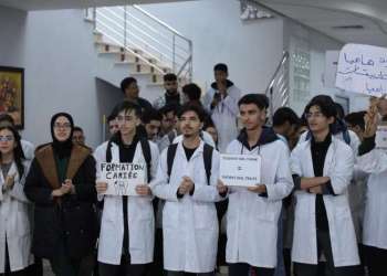 طلبة طب الأسنان يحتجون في الدار البيضاء بسبب نقص المعدات الطبية