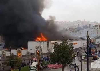 حريق مهول بسوق بني مكادة في طنجة يُخلّف خسائر مادية جسيمة