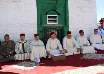 تسليم هبة ملكية للشرفاء العلميين