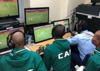 الكاف” يعتمد تقنية الـVAR في ربع نهائي دوري أبطال إفريقيا وكأس الكونفدرالية