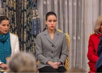 الشعب المغربي يحتفل بالذكرى الثامنة عشرة لميلاد الأميرة للا خديجة