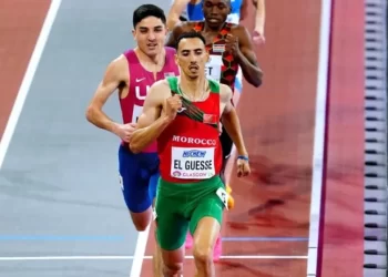 العداء المغربي عبد العاطي الكص يتألق في لقاء ليون ويحجز بطاقة التأهل لبطولة العالم داخل القاعة
