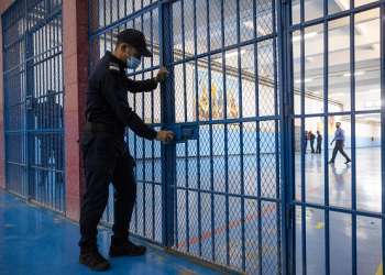 تقرير: انخفاض معدل الاعتقال الاحتياطي بنسبة 37,56 في المائة عند متم سنة 2023