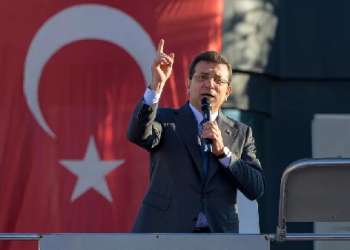 ديمقراطية أردوغان: منع التجمعات في إسطنبول واعتقال أهم منافس له
