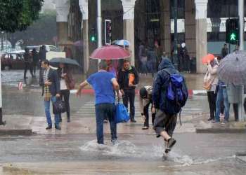 الأرصاد الجوية تحذر من تساقطات مطرية ورياح قوية بعدد من مناطق المغرب