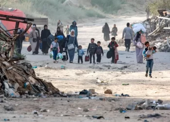تصعيد خطير في غزة: الجيش الإسرائيلي يأمر بإخلاء مناطق ويكثف غاراته