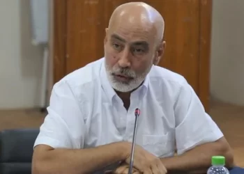 المحكمة الابتدائية بالدار البيضاء تدين فؤاد عبد المومني بالسجن والغرامة