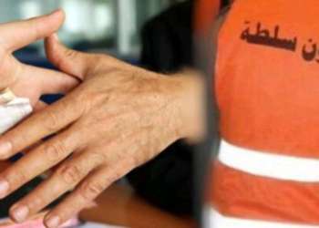 الإطاحة بعون سلطة متلبس بتلقي رشوة بإقليم مكناس
