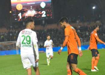 الرجاء الرياضي ينهي نزاعه المالي مع عبد الإله مذكور