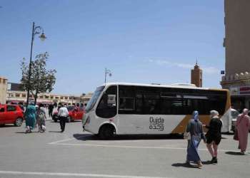 أزمة النقل الحضري بوجدة.. اعتصام إنذاري يسلط الضوء على معاناة المواطنين والعمال