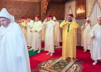 جلالة الملك محمد السادس يؤدي صلاة عيد الفطر بمسجد أهل فاس بالرباط