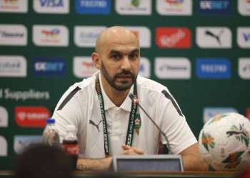 الركراكي يطالب بمباريات ودية قوية استعدادًا لكأس إفريقيا 2025.