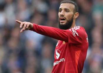 مزراوي بين مطرقة الانتقادات وسندان سوء التوظيف: هل أخطأ أموريم؟