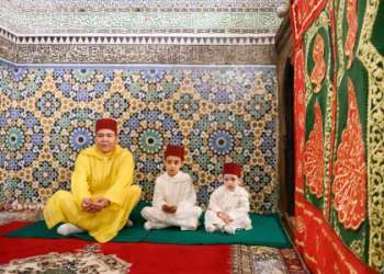 الأمير مولاي رشيد يزور ضريح المولى إدريس الأزهر بمناسبة حفل ختان الأميرين مولاي أحمد ومولاي عبد السلام