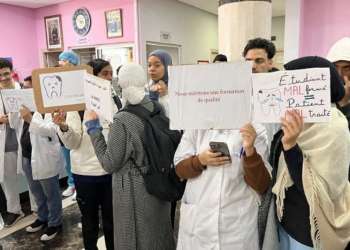 احتجاجات على تدهور ظروف التكوين والعلاج.. طلبة طب الأسنان يواصلون الإضراب