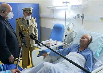 فضيحة مدوية.. معارض جزائري يكشف تورط بلاده في خرق وقف إطلاق النار بالصحراء
